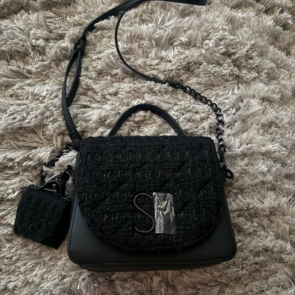Steve Madden Black Crossbody Bag with Quilted Design